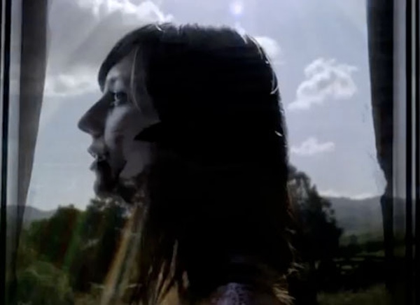 Watch: Julia Holter – In The Same Room