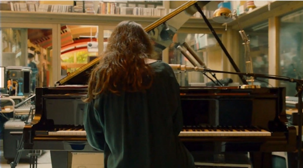 Watch Rachel Zeffira from Cat's Eyes perform 'Silver City Days' for Best Fit
