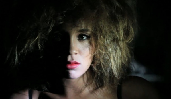 Lion Babe – Treat Me Like Fire