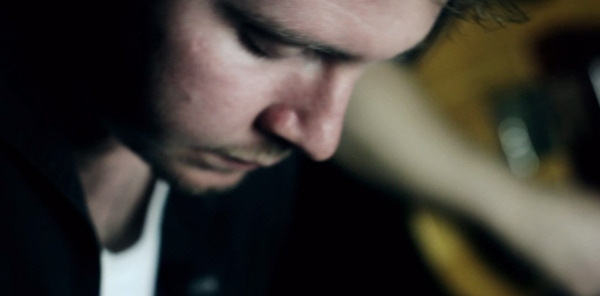 Watch: John Fullbright – Me Wanting You (Best Fit Session)