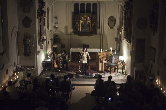 Ren Harvieu - St Pancras Old Church, London 30/05/12